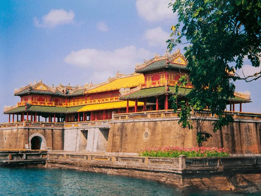 /storage/photos/2/Mekong tour/pics_1761563110_1emC4zsI.webp